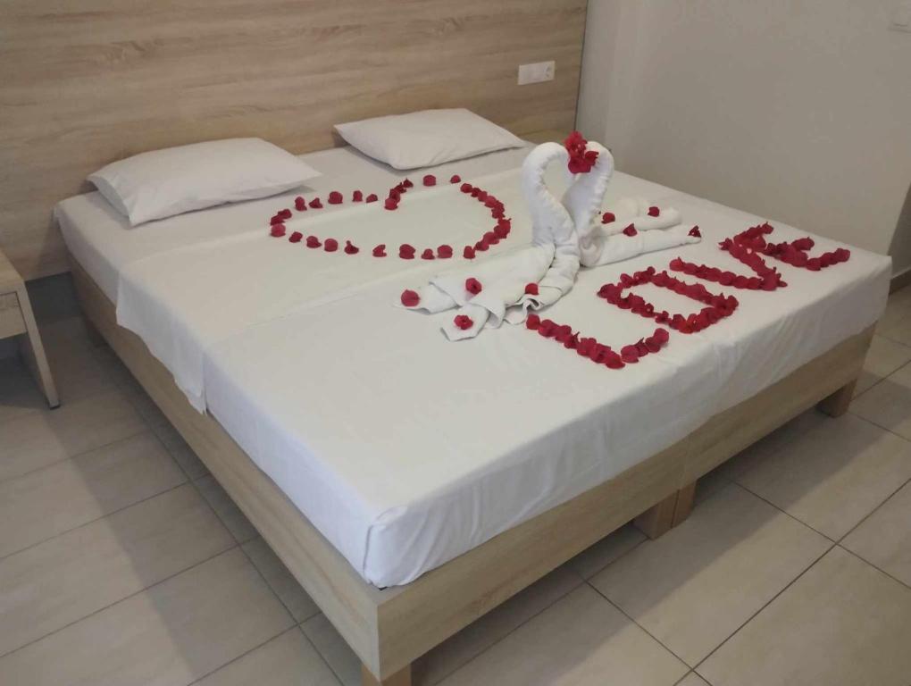 Lefkimi Hotel