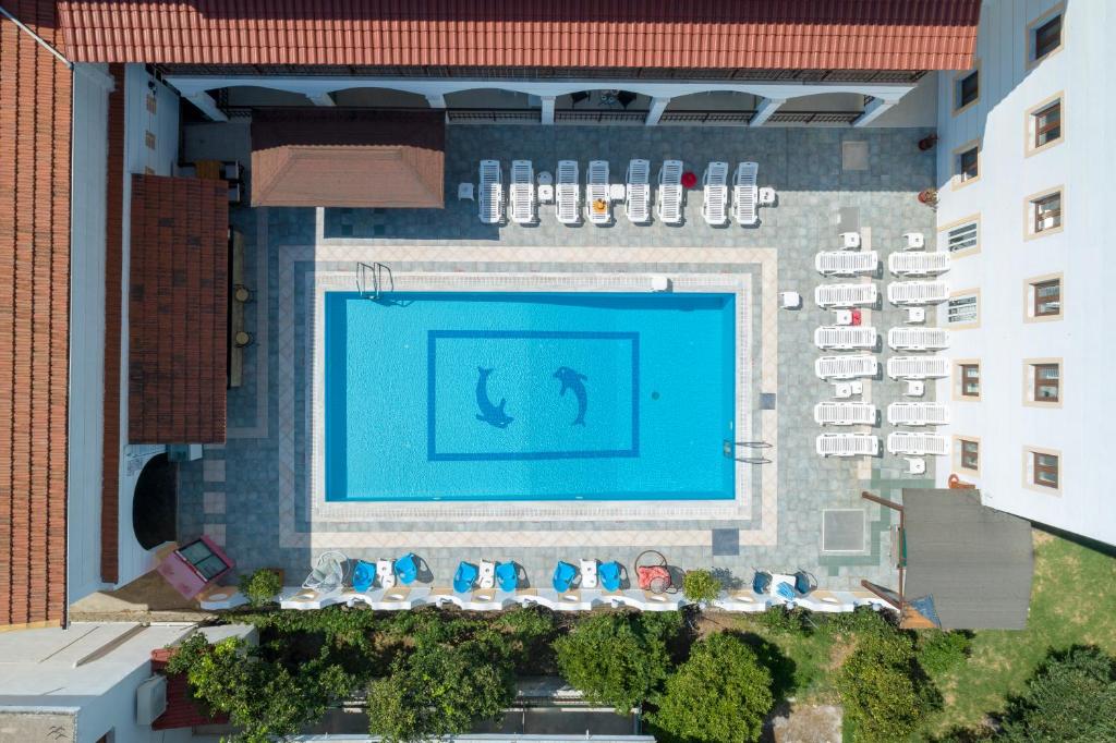 Lefkimi Hotel