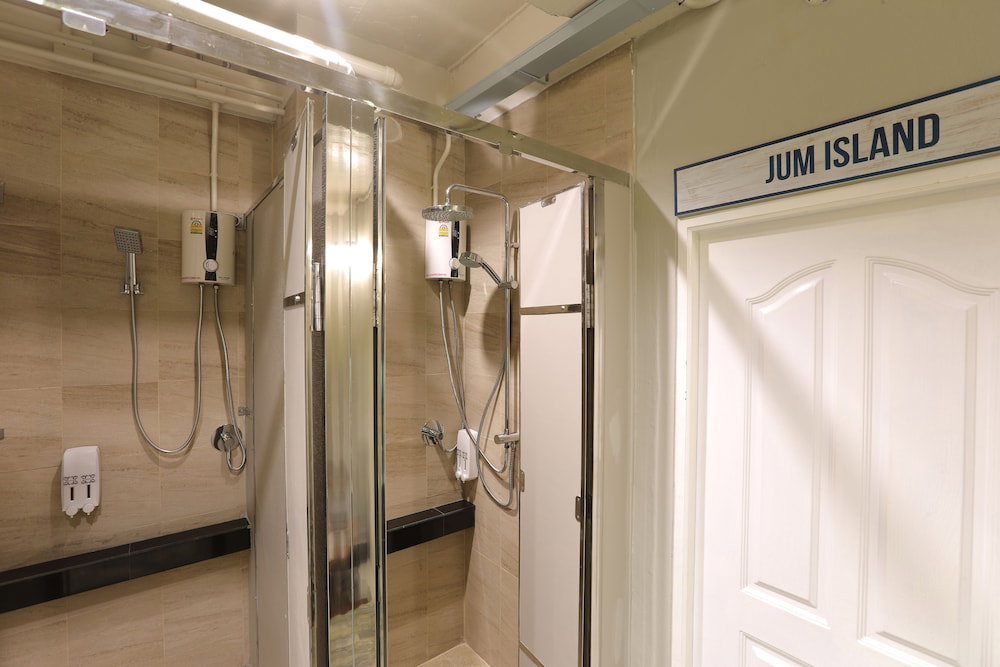 Pop-In Hostel