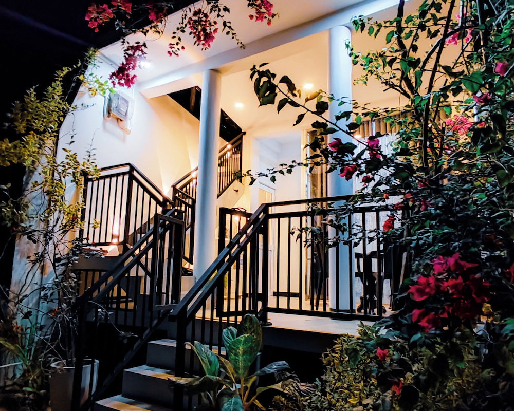 Flower Shade Villa