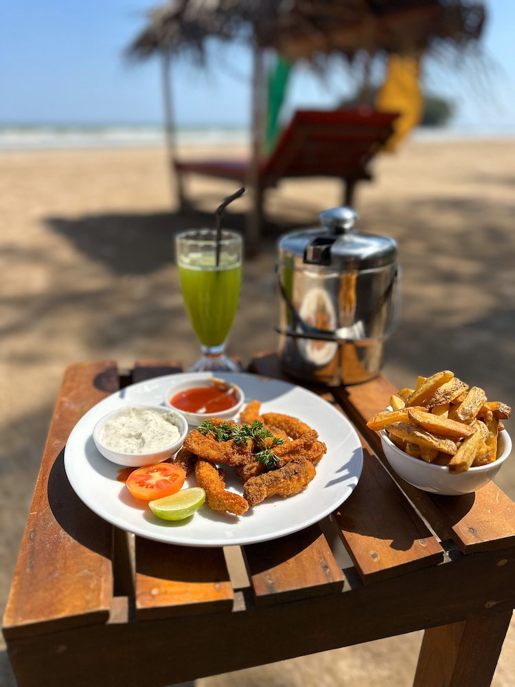 Hotel Lucky Monkey Inn & Restaurant