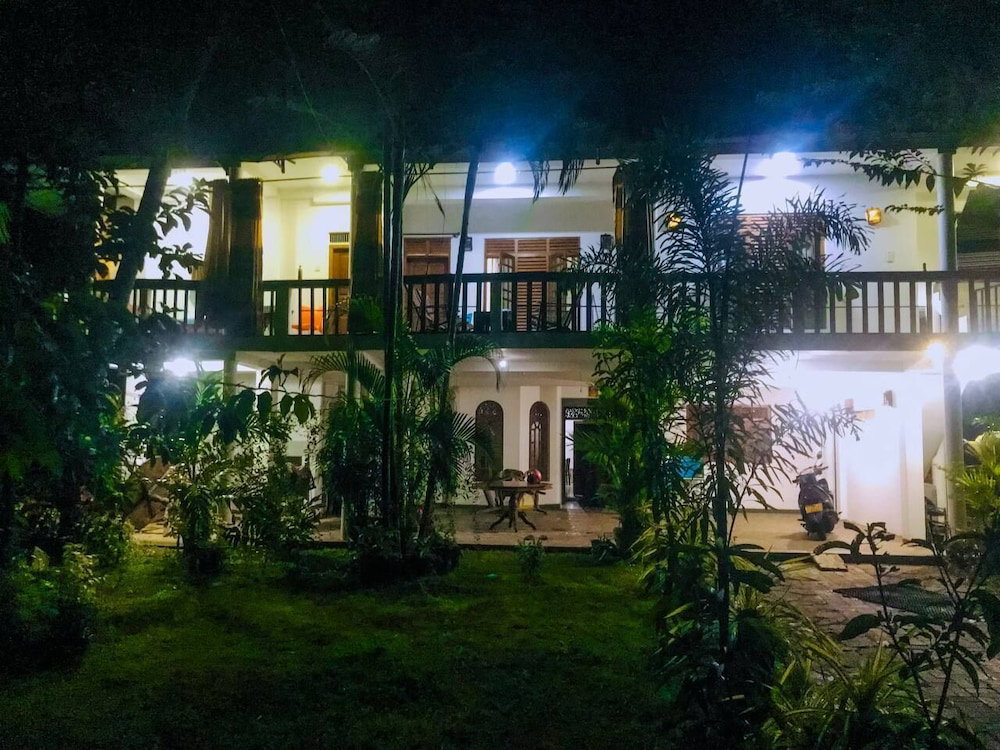 Hotel Lake View Homestay
