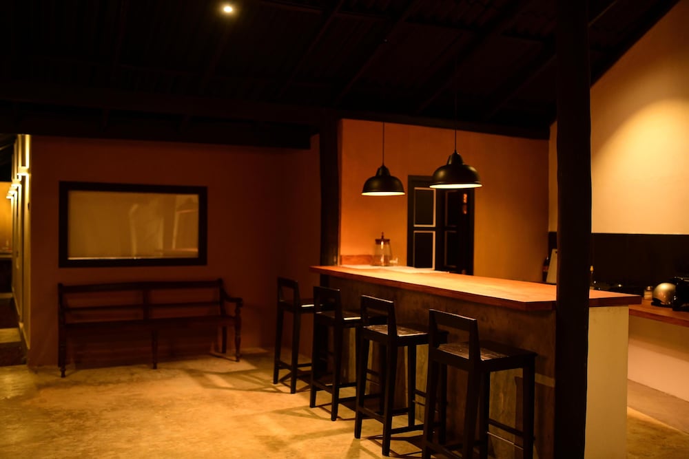 Oceanfront Luxury Private Villa In Ambalangoda
