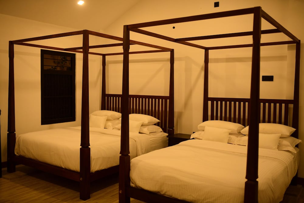 Oceanfront Luxury Private Villa In Ambalangoda