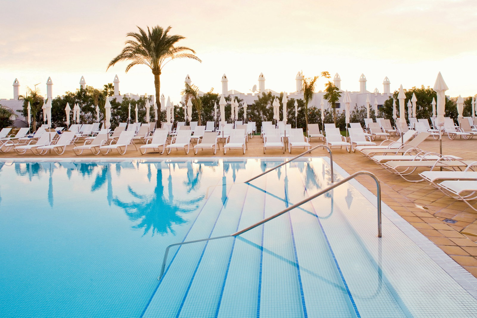 Sunprime Atlantic View Suite & Spa