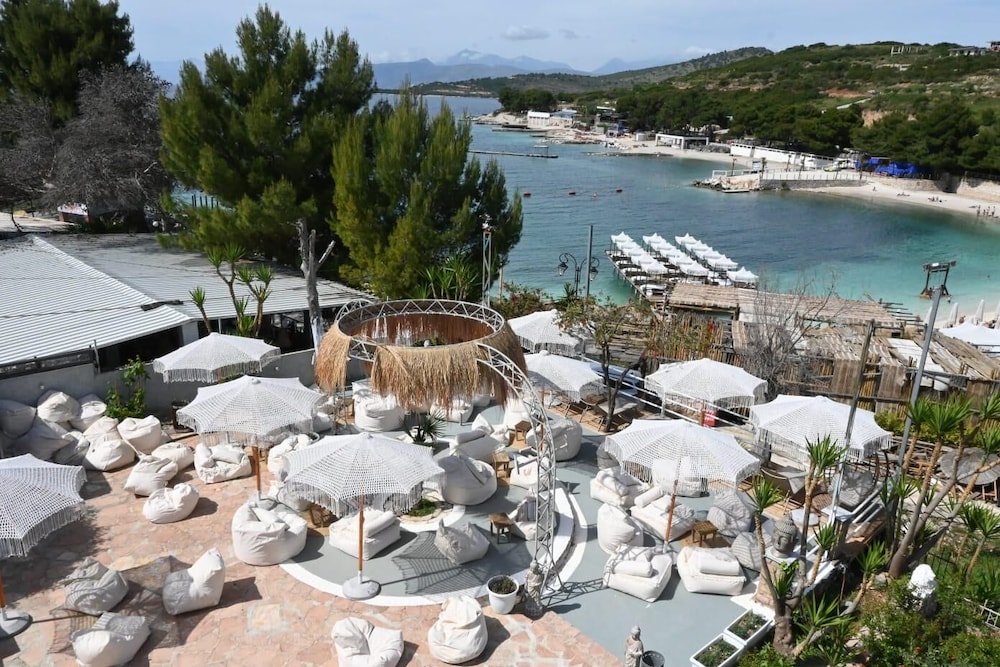 Emar Beachfront Hotel Ksamil
