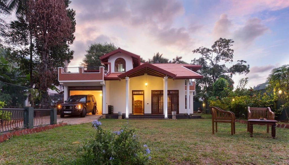 Hotel Kings Court Residency