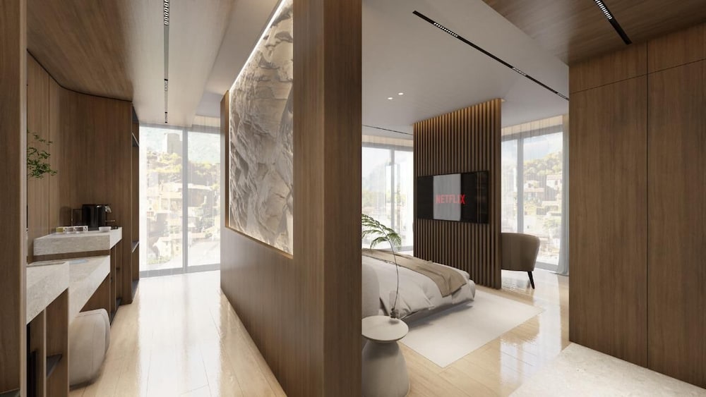 Monarc Hotel