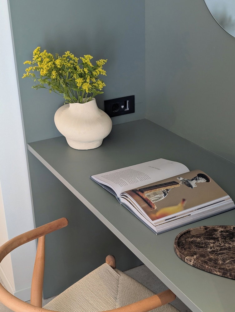 Sea View Beach Penthouse – Athens Coast