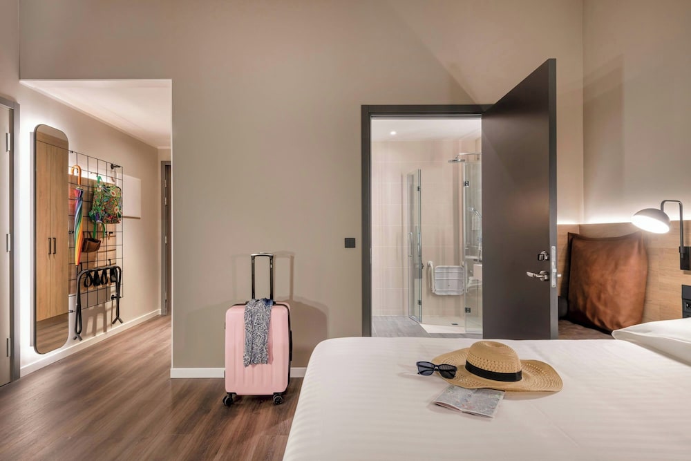 Moxy Verona