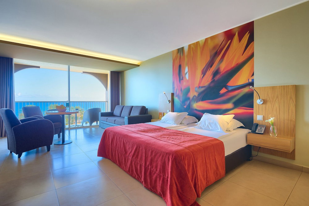Hotel Four Views Oasis