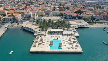 Hotel Mansa Marina Hotel