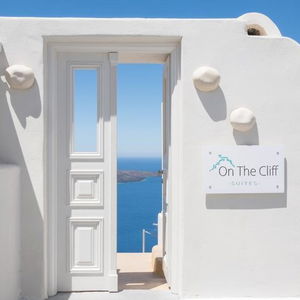 Sejur On The Cliff Suites vacanta Fira