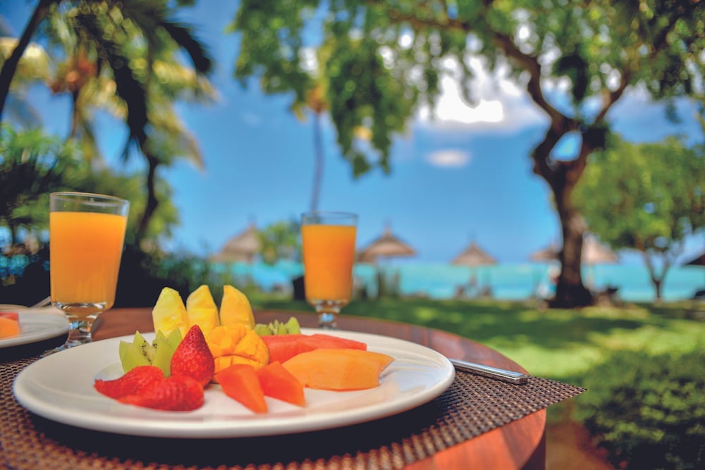 Paradis Beachcomber Golf Resort & Spa
