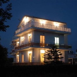 Hotel Pettas Apartments cazare Zante Town