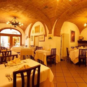 Hotel Locanda Il Pino cazare San Gimignano