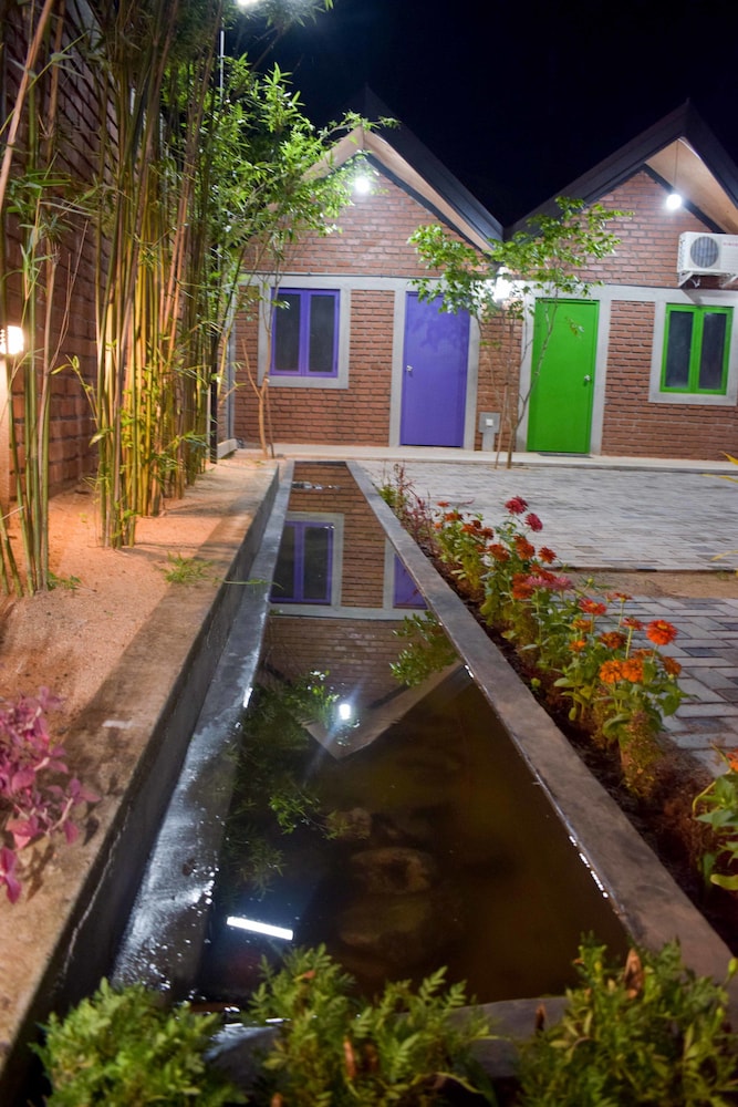 Laana Villa