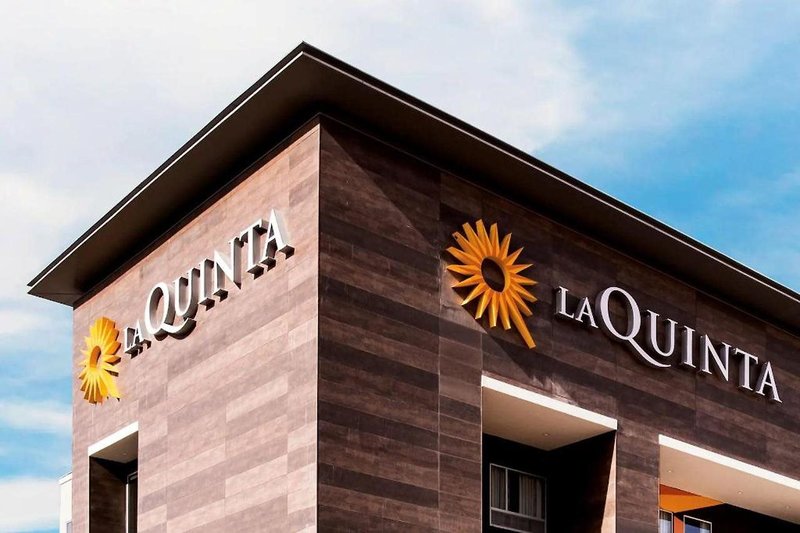 La Quinta Inn & Suites By Wyndham Jamaica Nyc/Jfk Airtrain