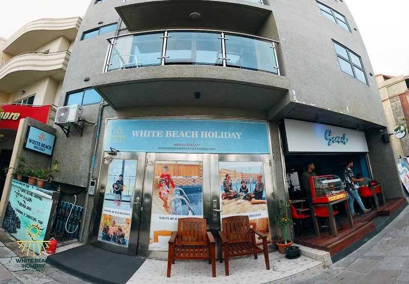 Hotel White Beach Holiday
