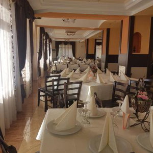 Hotel Imperial cazare Roman