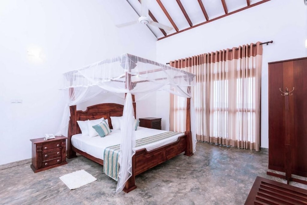 Hotel 360 Surf Weligama Bay