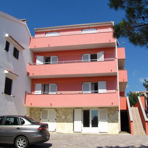 Hotel Apartments Antonija cazare Novalja