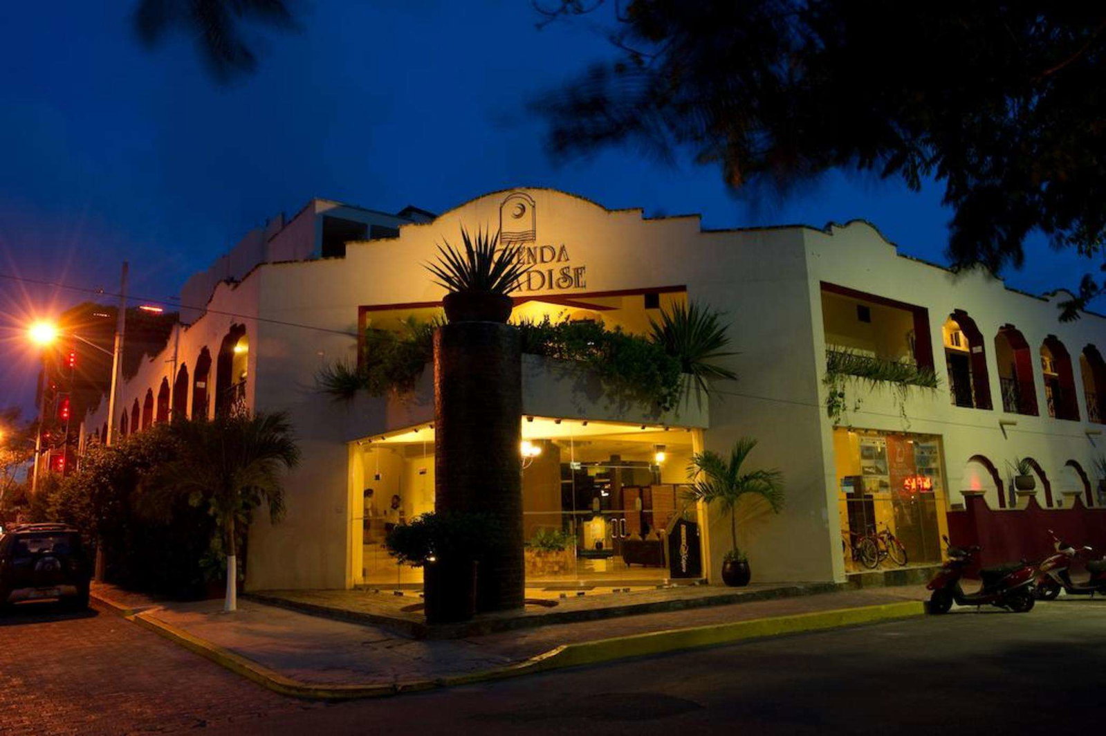 Hotel Hacienda Paradise