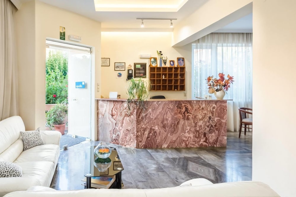 Labyrinth Hotel