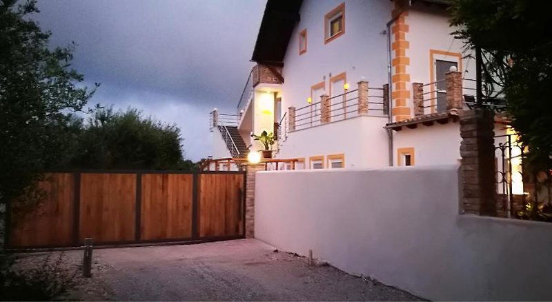 Hotel Anemomylos Lefkimmi Luxus Suites Hotel