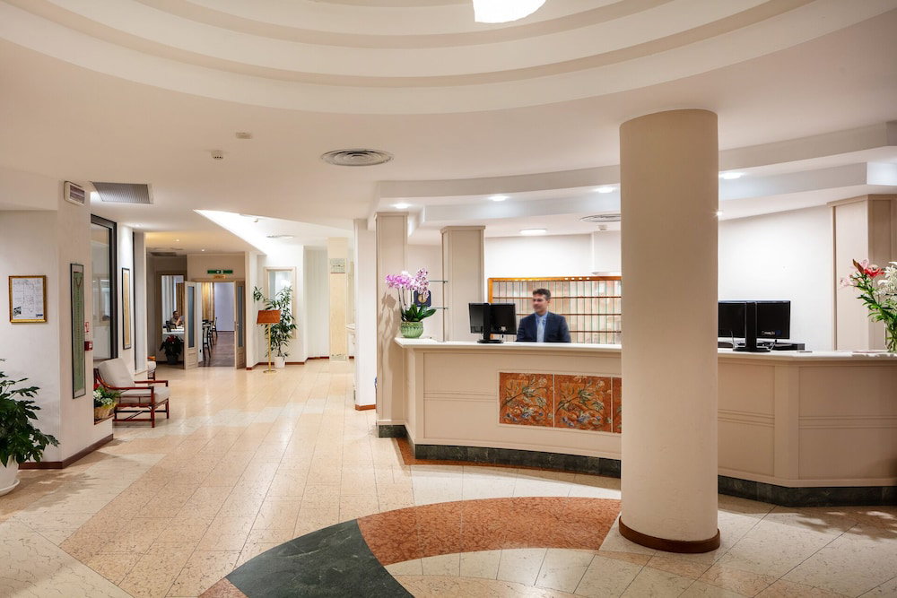 Hotel Carlo Felice