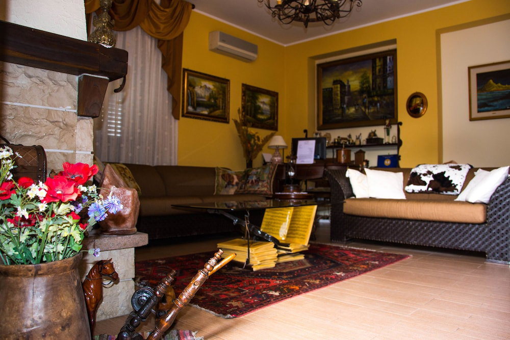 Villa Liliya