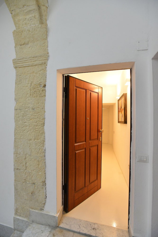 Hotel Izzhome Dsign
