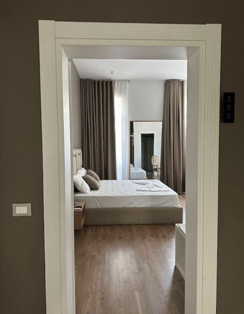 Heiress Hotel