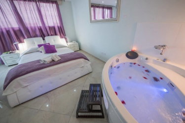 Hotel Mesogios House Suites