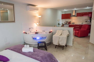 Mesogios House Suites