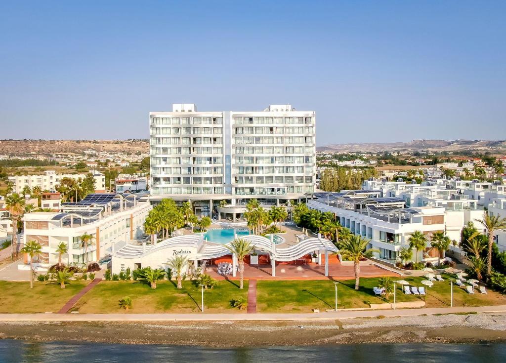dal travel Radisson Beach Resort Larnaca