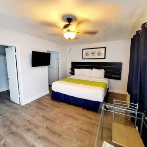 Hotel Grenier's cazare Hollywood