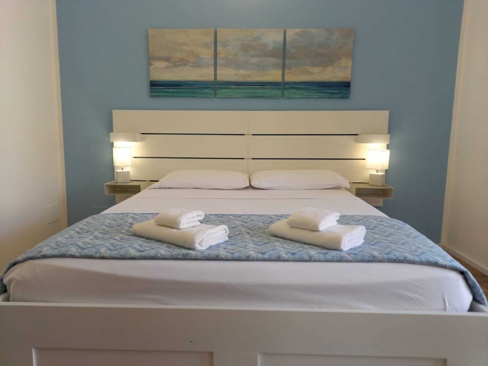 Iris Rooms