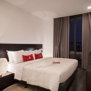 Hotel Somerset West Point Hanoi cazare Hanoi