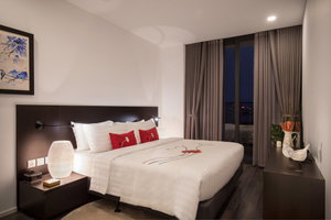 Hotel Somerset West Point Hanoi cazare Hanoi