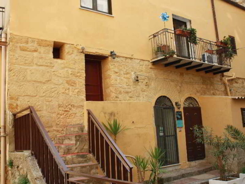 Casa Lerux