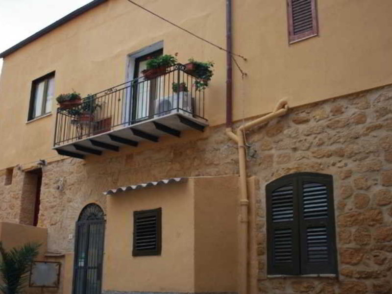 Casa Lerux