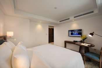 The Oriental Jade Hotel