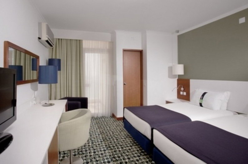 Holiday Inn Algarve - Armacao De Pera
