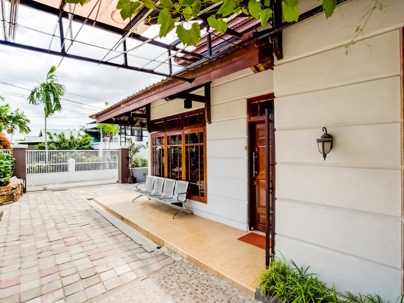 Hotel Reddoorz Syariah At Bumi Siliwangi Residence Padang