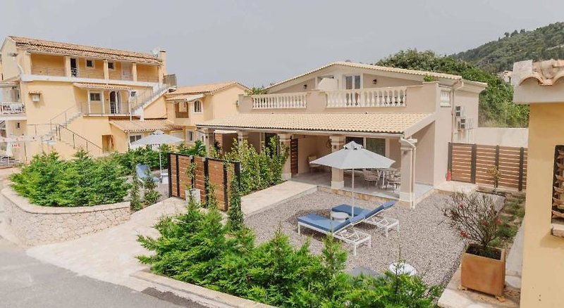 Hotel Sea Breeze Hotel & Apartments