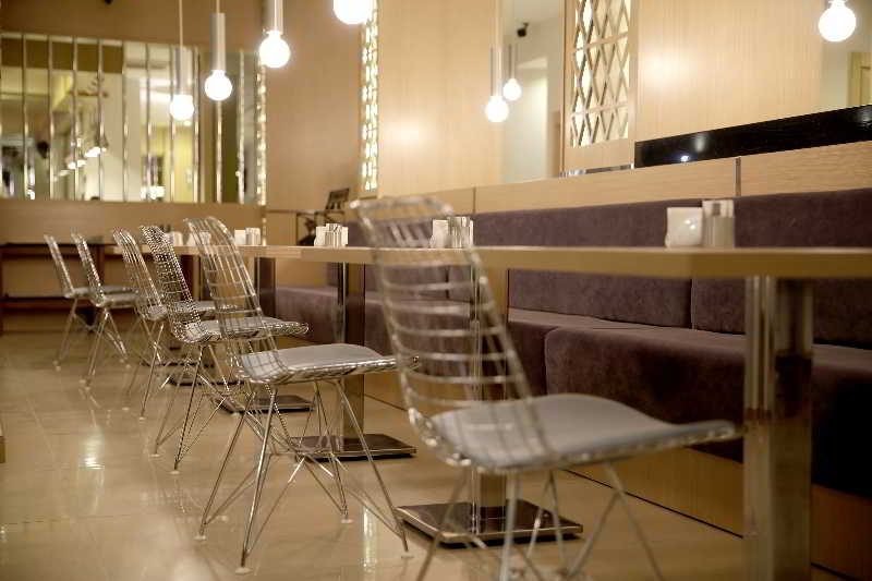 Aurasia Deluxe Hotel