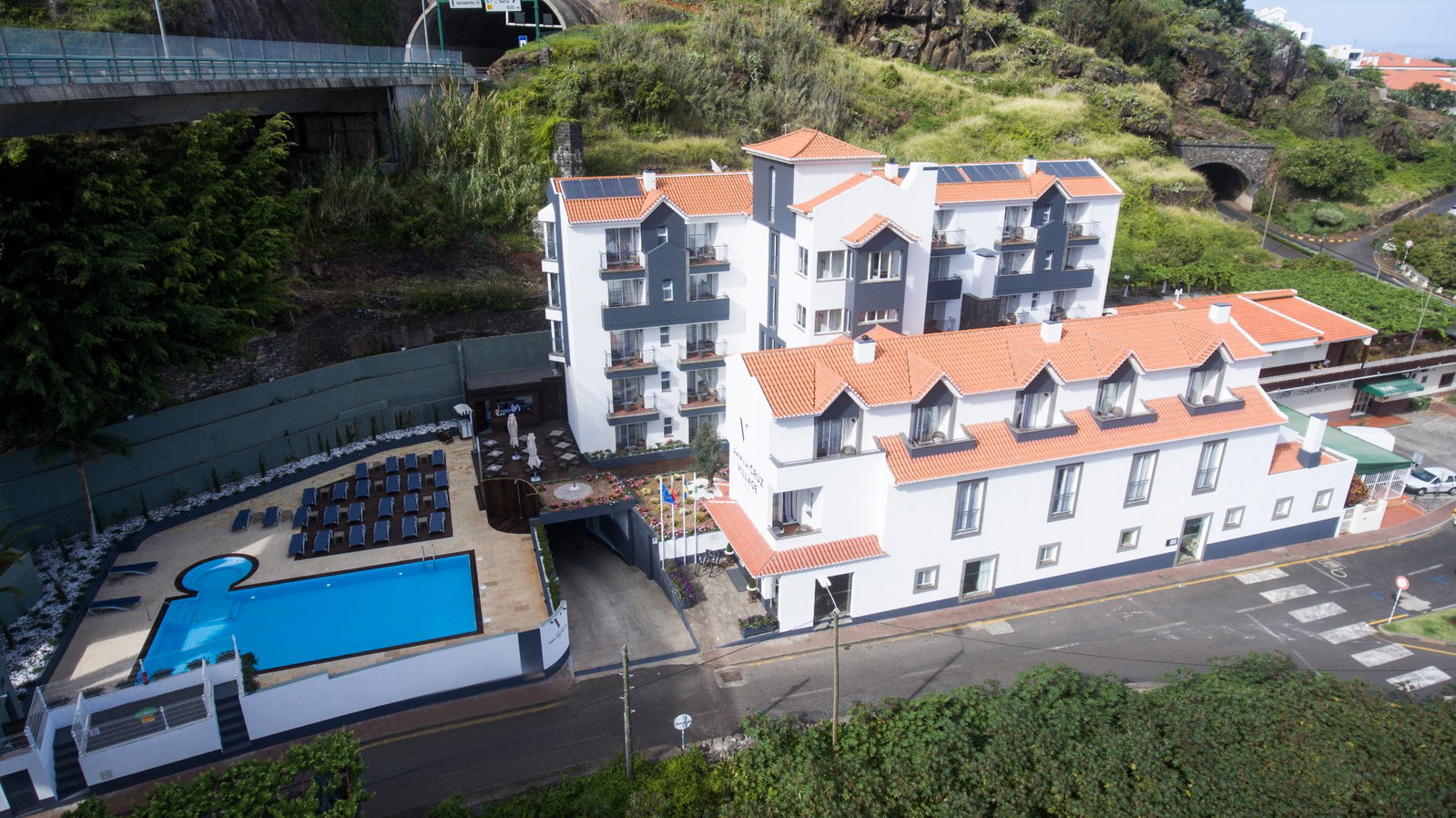 Hotel Santa Cruz Village Hotel
