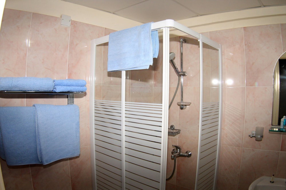dal travel Larnaca Bay Suites
