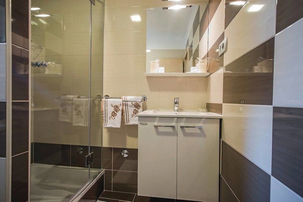 Hotel Holiday Center Ivona